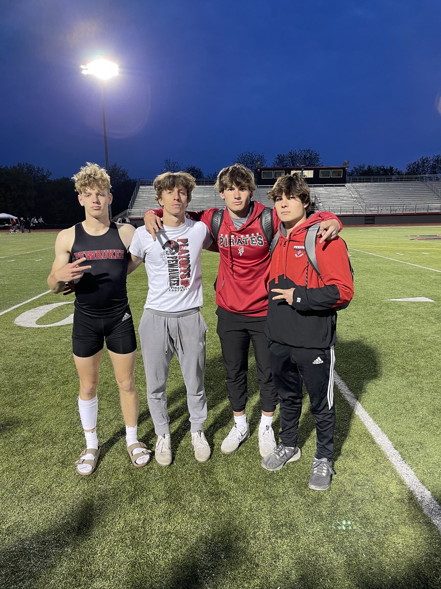 Congrats to our boys relay squads who qualified ALL FOUR relays to Sectionals Thursday!! ⁦<a href="/haupert_luke/">Luke Haupert</a>⁩ ⁦<a href="/andrewjjones26/">Andrew Jones</a>⁩ ⁦<a href="/GannonHuebner/">Gannon Huebner</a>⁩