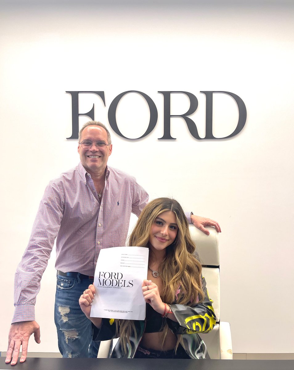 caseybaer7's tweet photo. it’s official! i signed with @FordModels i’m so grateful for the opportunity to work with such incredible people🥰 https://t.co/QMCboeeQJ5