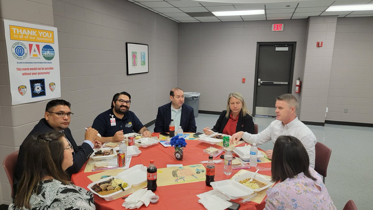 The Aldine ISD Police BBQ was a huge success! Thank you to all that donated! Fun to thank our Aldine ISD Police Department! @AldineISD @AldinePolice @Hinojosa_AISD