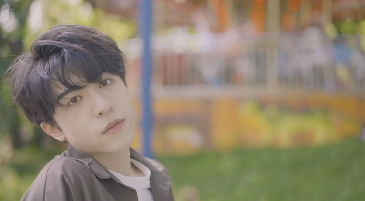 MellowPOP_TH's tweet image. ขึ้นเทรนแต่เช้า ‘แพทริค INTO1’ ปล่อยผลงาน Cover เพลง《遇到》ประกอบซีรีส์ชื่อดัง ‘แกล้งจุ๊บให้รู้ว่ารัก’ ไม่ใช่แค่ได้ฟังเสียงเพราะๆ ของแพทริคเท่านั้น เพราะแพทริคมาในลุคแฟนหนุ่มพาไปเดต ละมุนมากๆ

📍video.weibo.com/show?fid=1034:…

YUDAO BY PATRICK
#Cover遇到_PaiPai 
#แพทริค @patrick_pppat