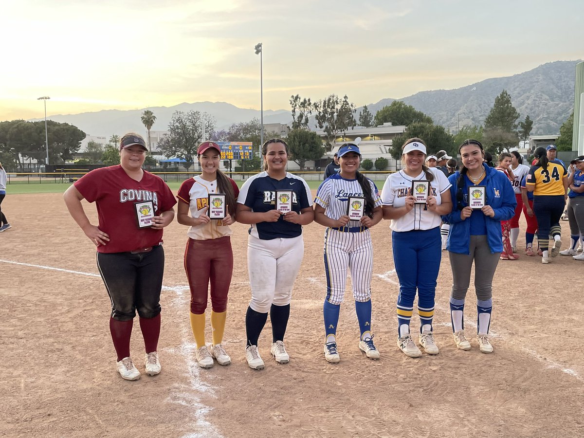 SGVNSports's tweet photo. Blue defeats White 12-6 in the SGV all star game:

Blue Team:
MVP: Morgan Howey, Arcadia
Offensive: Maddie Huerta, Bishop Amat
Defensive: Aleyna Urbina, La Mirada

White team
MVP: Kennedy Griego, Covina
Offensive: Alyssa Jauregui, Rowland 
Defensive: Alyssa Rubacava, Charter Oak https://t.co/2Qv5zj40EJ