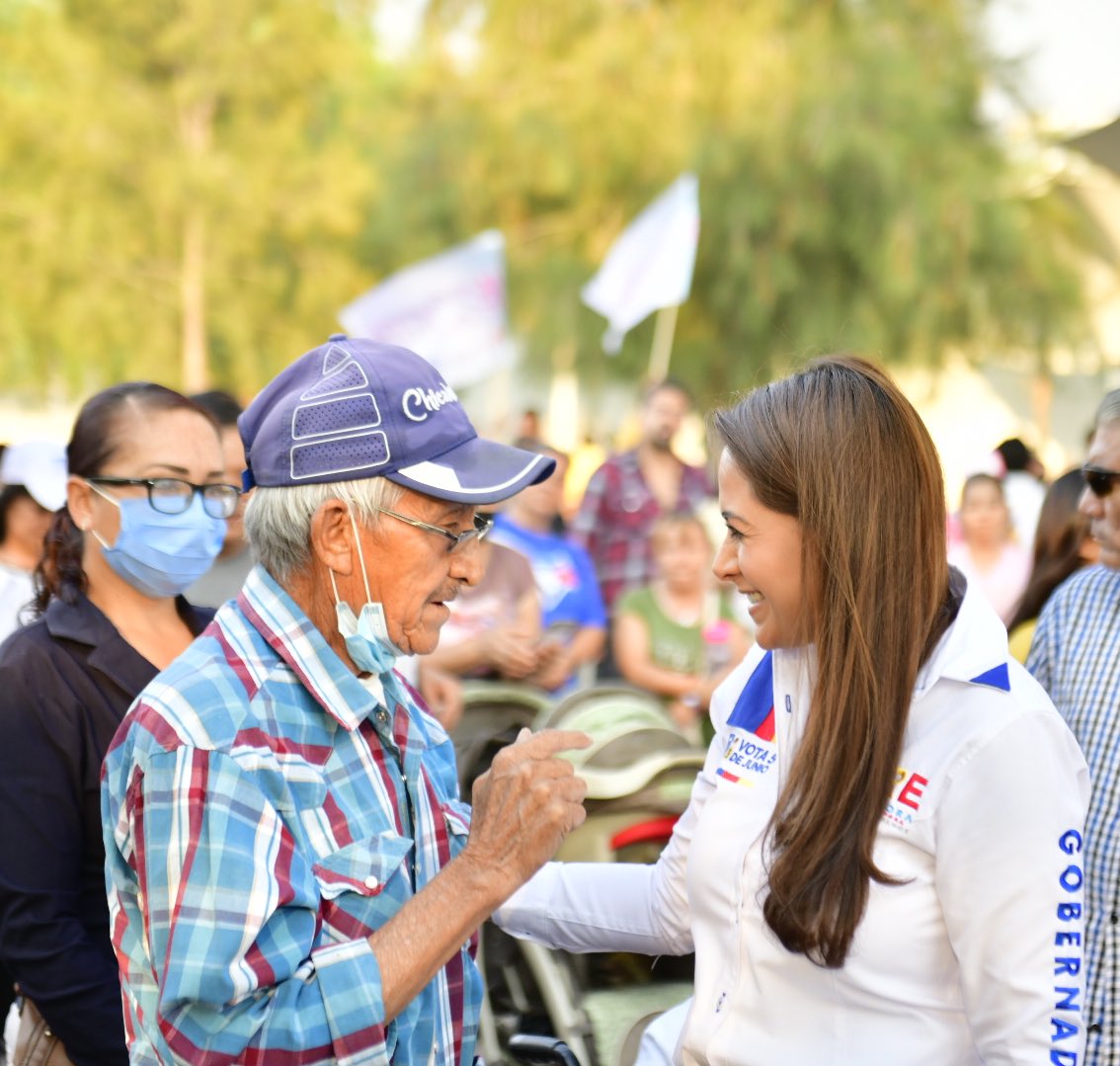 TereJimenezE's tweet photo. Terminamos el día visitando a nuestros amigos y amigas de Margaritas, me dio gusto saludarlos y poder platicar de primera mano sobre nuestras propuestas y el plan de gobierno que tenemos para que a Aguascalientes le vaya mejor. 

#TereJiménez
#TereGobernadora 
#LoQueTantoQueremos https://t.co/7hSOQXxEU1