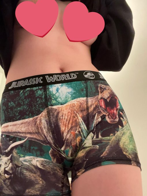 just a cute little night post☺️💞 who likes my new boxers? dinosaurs rule the world🌏🦖 $peebugz tip for<a href="/tag/nsfw"class="tags"><span>#nsfw</span></a><a href="/tag/onlyfans"class="tags"><span>#onlyfans</span></a><a href="/tag/sellingcontent"class="tags"><span>#sellingcontent</span></a><a href="/tag/nsfwtwt"class="tags"><span>#nsfwtwt</span></a>