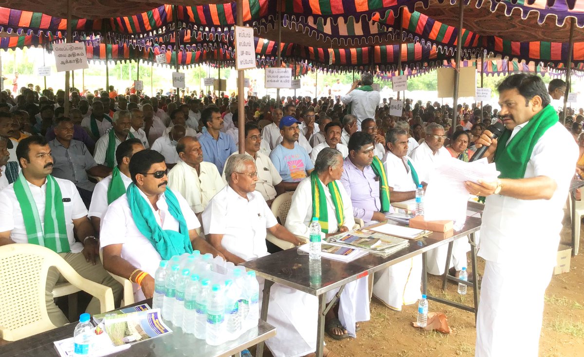 bjpkm_tn's tweet photo. ஈரோடு பெரிய வாய்க்கால் மேட்டில் கீழ்பவானி பாசன விவசாயிகள் நடத்திய கவன ஈர்ப்பு ஆர்ப்பாட்டத்தில் கலந்துகொண்டு பேசினார் பா.ஜ.க விவசாய அணி மாநில தலைவர் திரு.G.K நாகராஜ் அவர்கள்.

@GKNagarajBJP @annamalai_k @BJP4TamilNadu @bjpkm4kisan https://t.co/KiPw3GoGKE