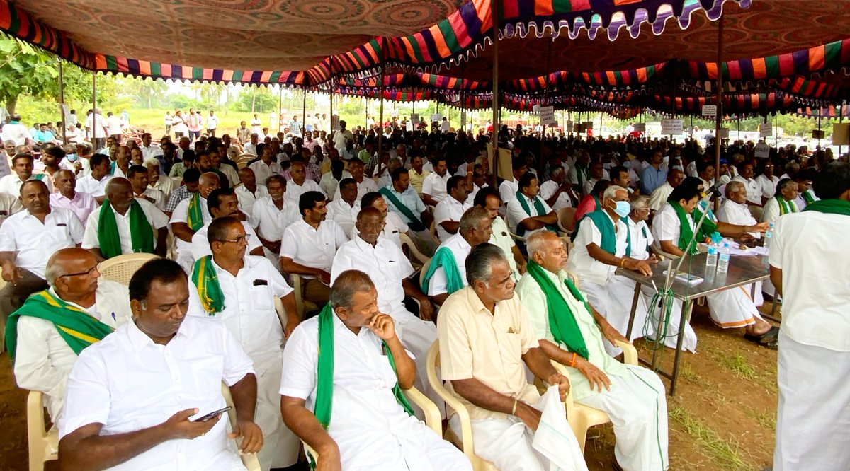 bjpkm_tn's tweet photo. ஈரோடு பெரிய வாய்க்கால் மேட்டில் கீழ்பவானி பாசன விவசாயிகள் நடத்திய கவன ஈர்ப்பு ஆர்ப்பாட்டத்தில் கலந்துகொண்டு பேசினார் பா.ஜ.க விவசாய அணி மாநில தலைவர் திரு.G.K நாகராஜ் அவர்கள்.

@GKNagarajBJP @annamalai_k @BJP4TamilNadu @bjpkm4kisan https://t.co/KiPw3GoGKE