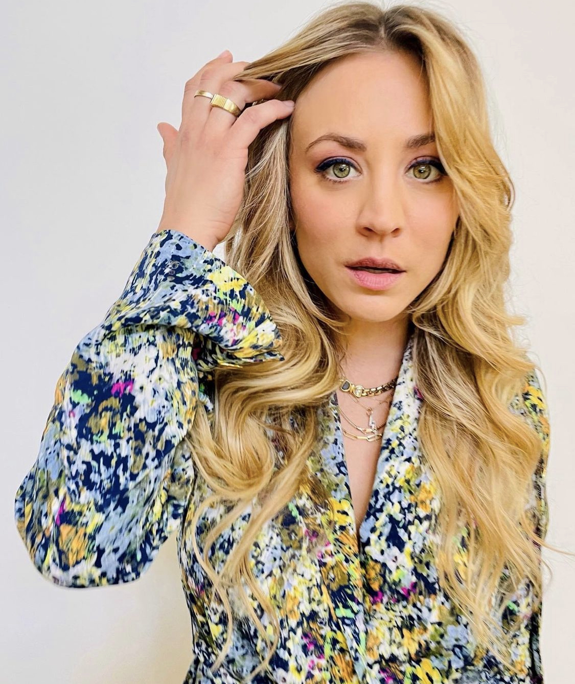 Kaley Cuoco Web on Twitter: "Kaley Cuoco look for her appearance at the