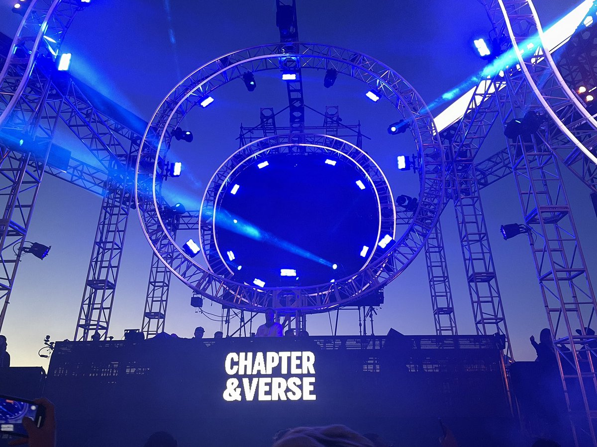 m00ndazzee's tweet photo. wow @chapterversedj was definitely one person i was most excited to see and he did NOT disappoint 🤯 #SunriseSquad ⚡️ https://t.co/UUvVQeJB30