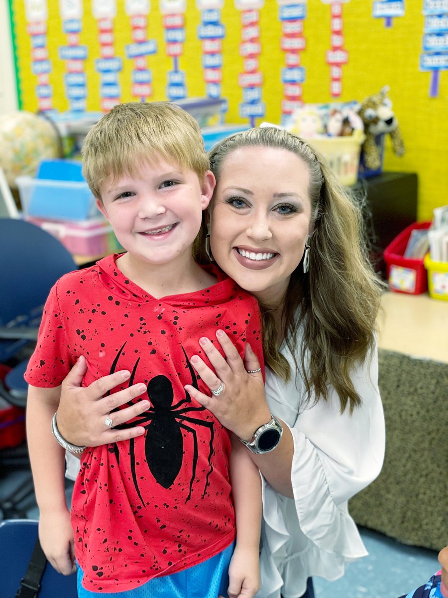starkeybutler's tweet photo. Busy, but fun May❣ Teacher appreciation week was THE BEST. What a blessing our room moms have been this year! Baseball/softball games after school to cheer on my kiddos. I even saw my little brother &amp; a few old #KangarooStudents during our 1st grade tours. ❤🖤 https://t.co/CL0dm44tDN
