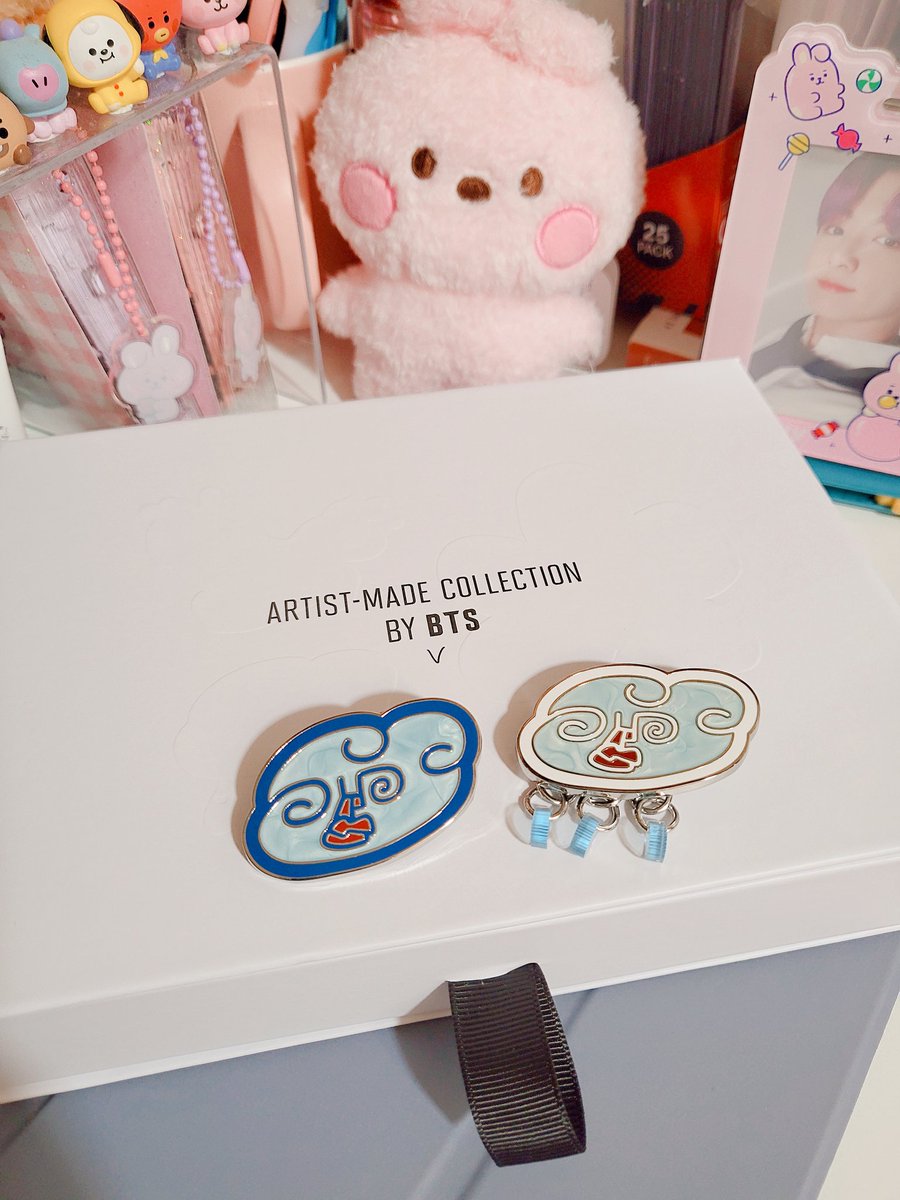 imeunicej's tweet photo. This came today! ☁️ 💙
#clouddrops #bts https://t.co/Nz25wQwhPz