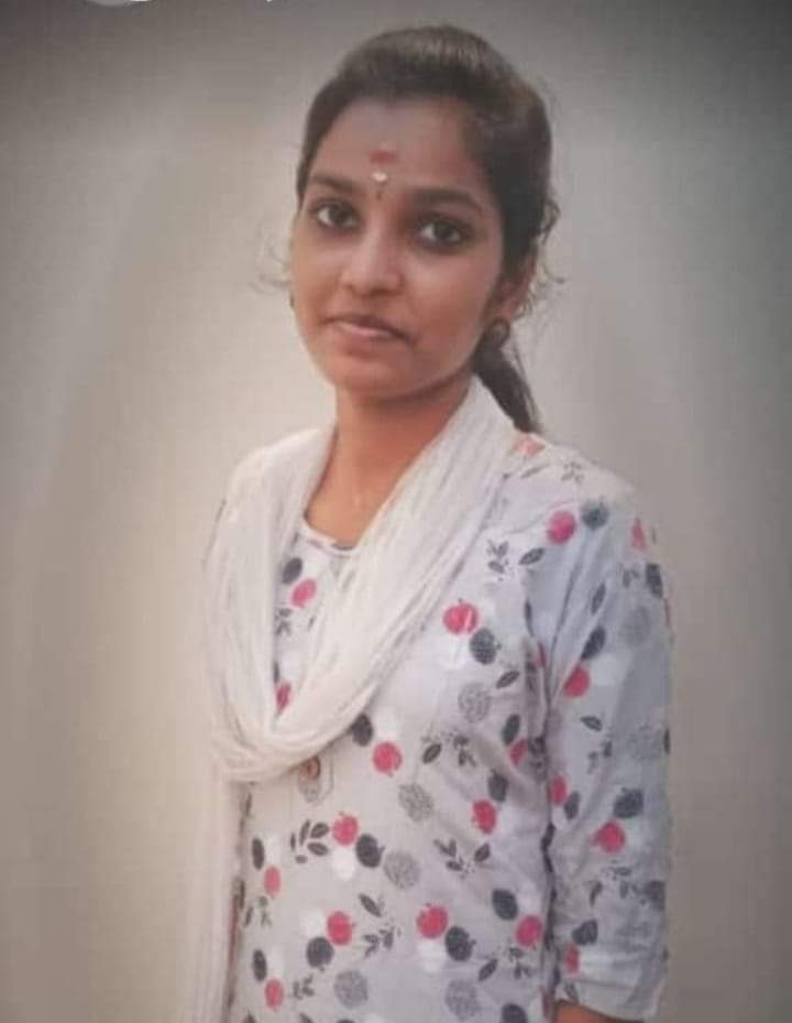 RethinamPT's tweet photo. காதலிக்க மறுத்ததால் பெண்ணை கொலை  செய்த கும்பல்....
வேடிக்கை பார்க்கும் காவல்துறை,மற்றும்
பெண்கள் பாதுகாப்பு அமைப்பு..
நெஞ்சுக்கு நீதி பின்னாடி சுத்தும் ஊடகம்... https://t.co/OnwcAyFrSl