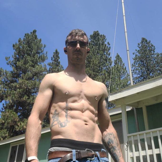 Finally got some sun! https://t.co/vQOtUxJR0x<a href="/tag/realloyalfans"class="tags"><span>#realloyalfans</span></a>