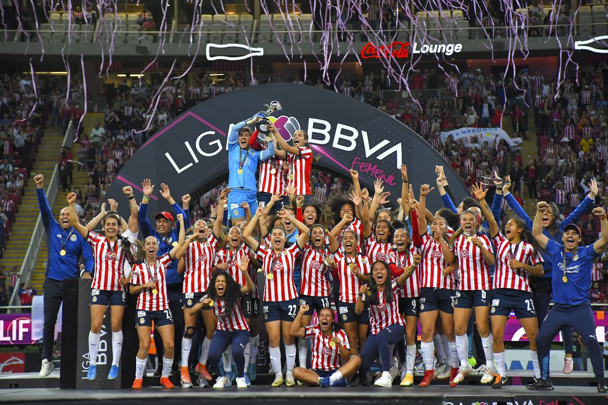 laaficion's tweet image. ¡LLEGÓ LA SEGUNDA!

Chivas, campeonas del Clausura 2022 de la Liga MX Femenil mile.io/3MB64Lv