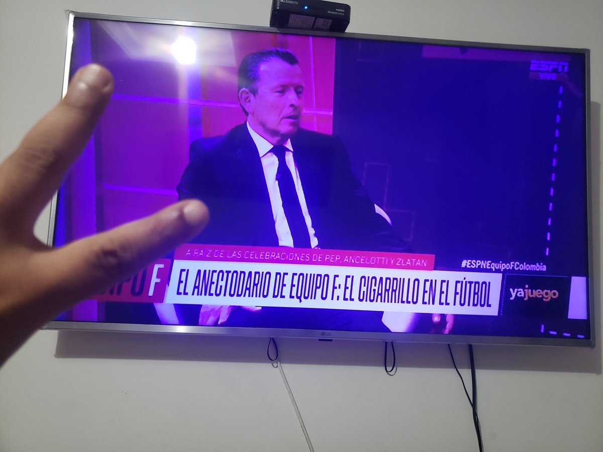 Goyogaray's tweet photo. @ESPNFutbolCol #espnequipofcolombia faustino jugo en parma, nacional, cucuta , palmeiras y fluminense. El libro es mio. https://t.co/YqP9IsJGfw
