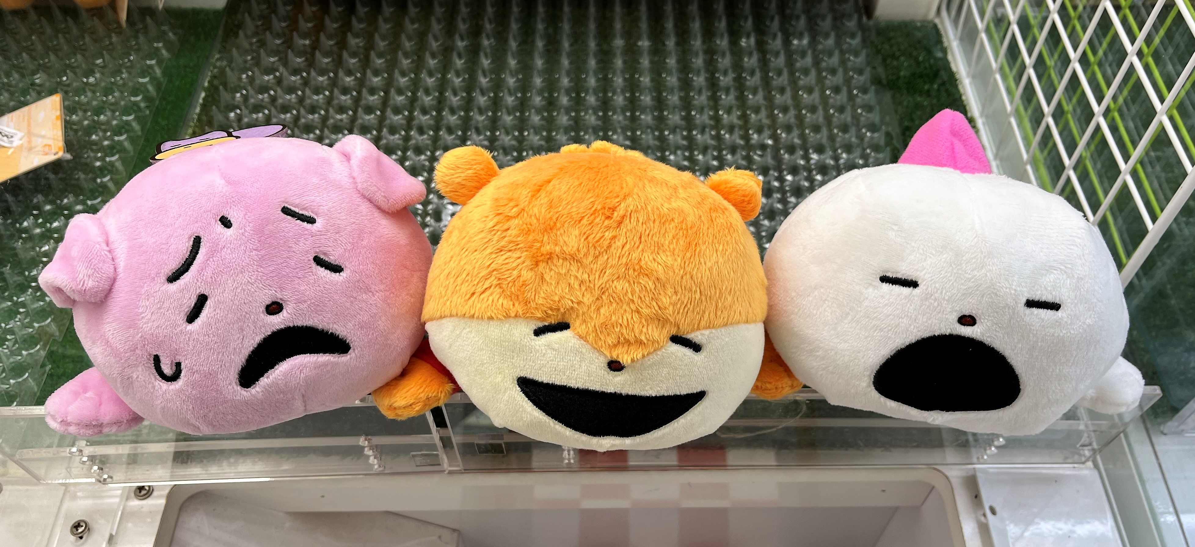 注目 にしむらゆうじ作品 うさぎの家の上でひるねする会クッション2種 ぬいぐるみ