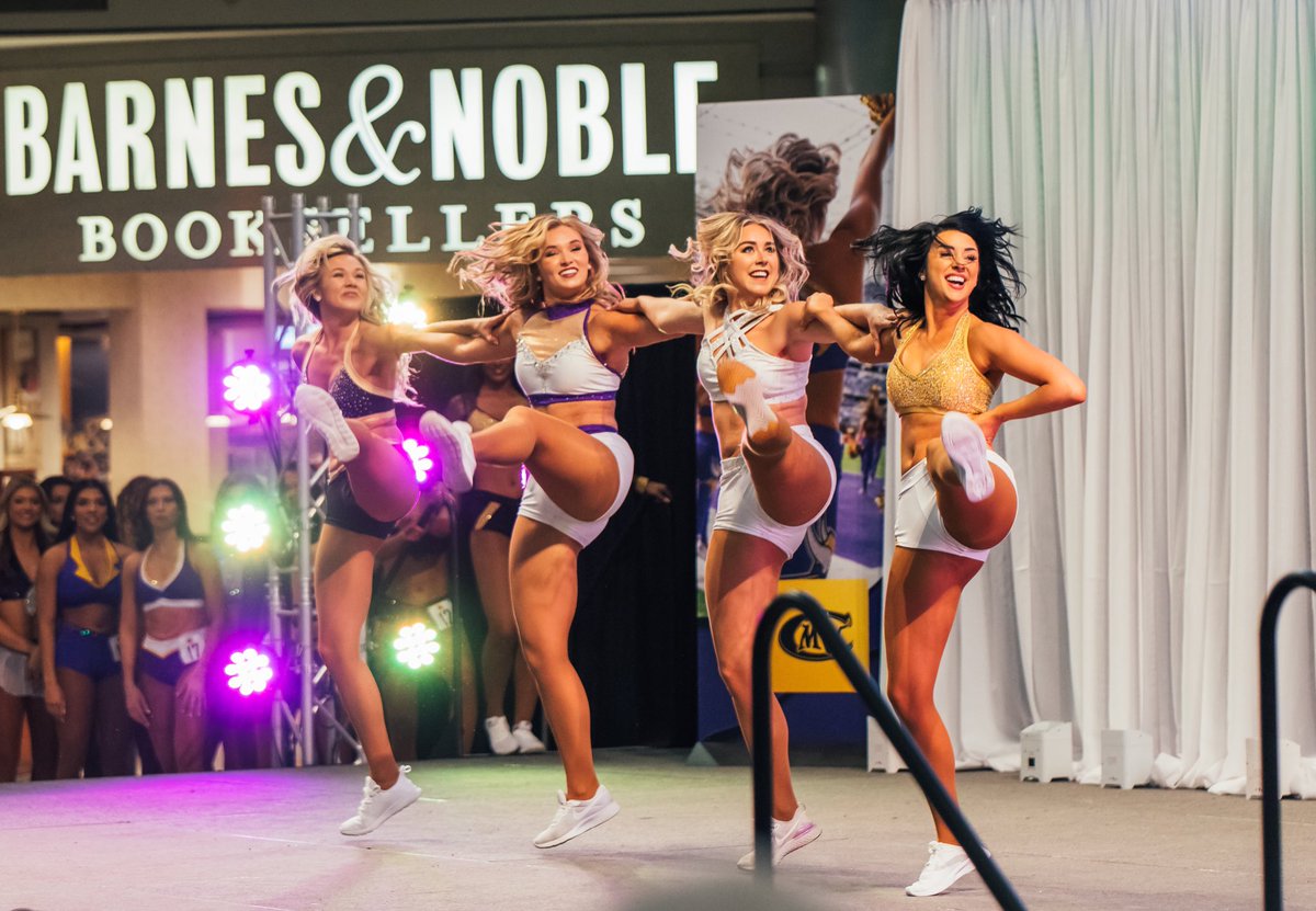 mallofamerica's tweet image. What an incredible evening of high kicks + #VikingsSpirit for the 2022 @Vikings Cheerleaders Final Auditions! 📣 Thank you to everyone who came out to cheer on these #MVC2022 hopefuls! 💜 #MVCAuditions 

📸: Northstar Imagery
