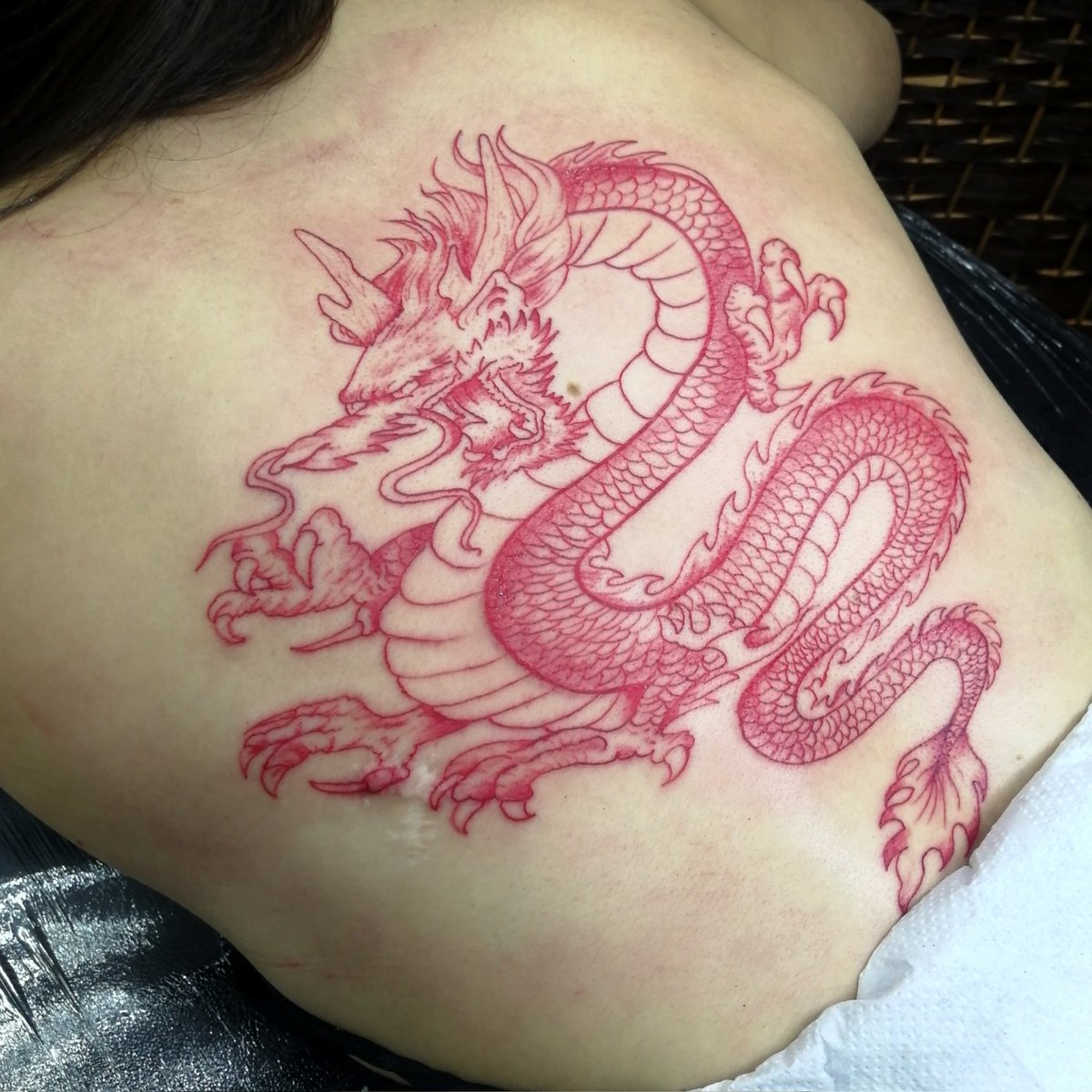 Conchitattoo's tweet photo. Tatuaje de dragon japonés en rojos ☺️
Trabajo echo hace unos días.
Instagram: @conchitattoo
Whatsapp: +56937703383
.
#tattoos #tattoo #ink #tatuaje #tatuajes #inked #tattooed #tattooing #TattoGirl #tattooartist #artist #art #tattoocolour #japon #tattoodesign https://t.co/ytJOT3eK32