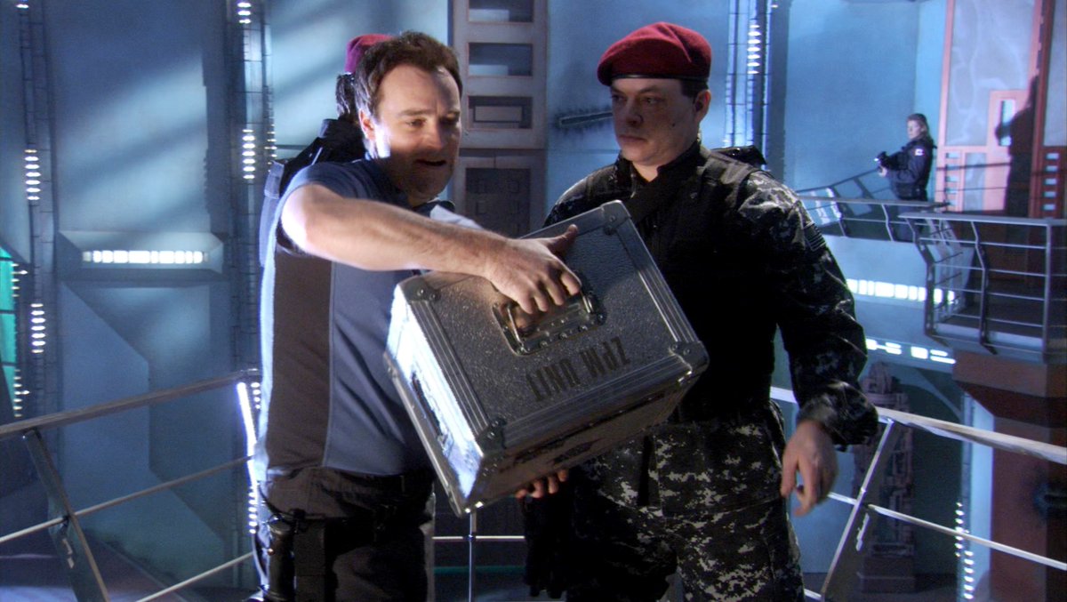 atlantistvru's tweet photo. Happy #Birthday to #RonBlecker (1965), #actor, tech/mil #advisor &amp; #armorer for all 3 #Stargate #series (#SG1/#SGA/#SGU); SG-3 Airman (#LostCity), #Marine w/ #ZPM &amp; #Goon!!!

https://t.co/cZQo6qBj8N
https://t.co/igY2yQvNiC

#StargateSG1 #StargateAtlantis #gueststar #HappyBirthday https://t.co/tU1WhHfVJ5