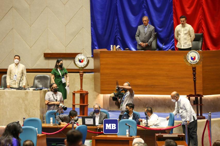 Manila Bulletin News on Twitter "LOOK Senate President Vicente 'Tito