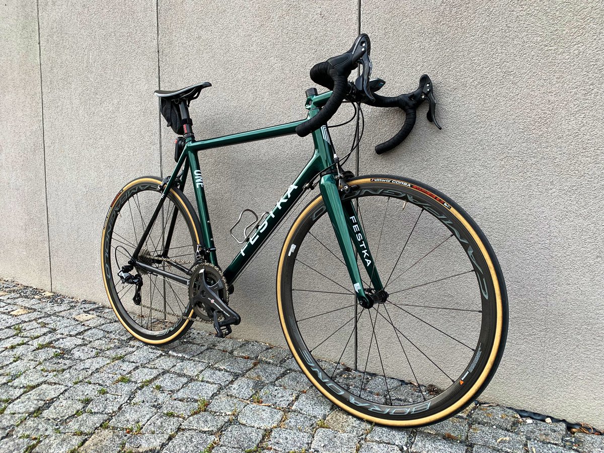 ondraschoffka's tweet photo. Prostě #newbikeday.. 💚🖤
#bajk #festka https://t.co/8sIZrR3Ywn