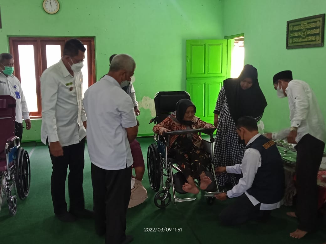 Wakil Bupati Sleman Ikut Lasamba Penyerahan bantuan Kursi Roda

dinsos.slemankab.go.id/2022/05/24/wak…