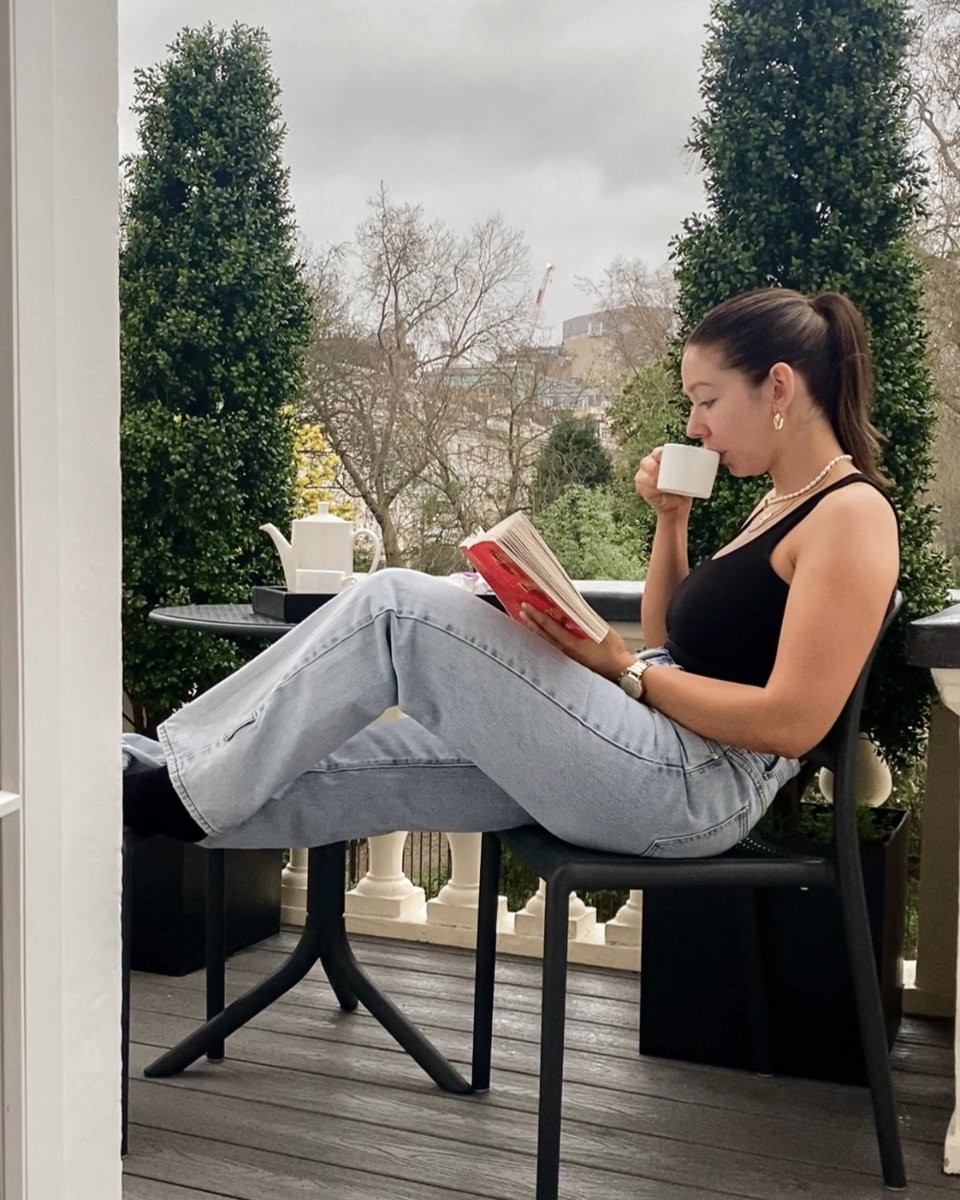 Self-care and chill. 📖 

#EcclestonSquareHotel #LondonHotels #selfcare