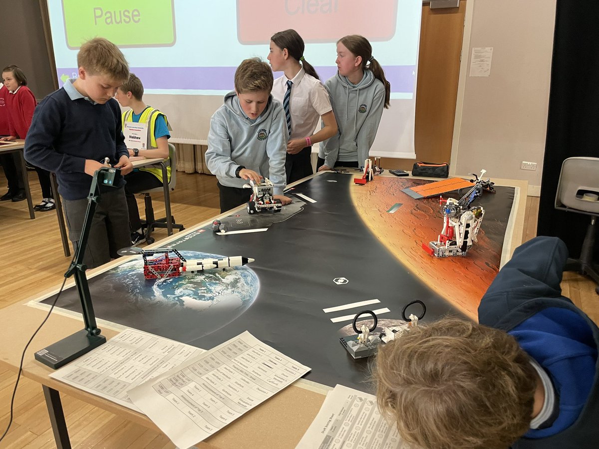Tough competition today, @GartmorePS opened the solar panels and <a href="/Kininmps/">KIM Primary</a> launched the rocket to open the research lab. Both very hard tasks!! #inspirational