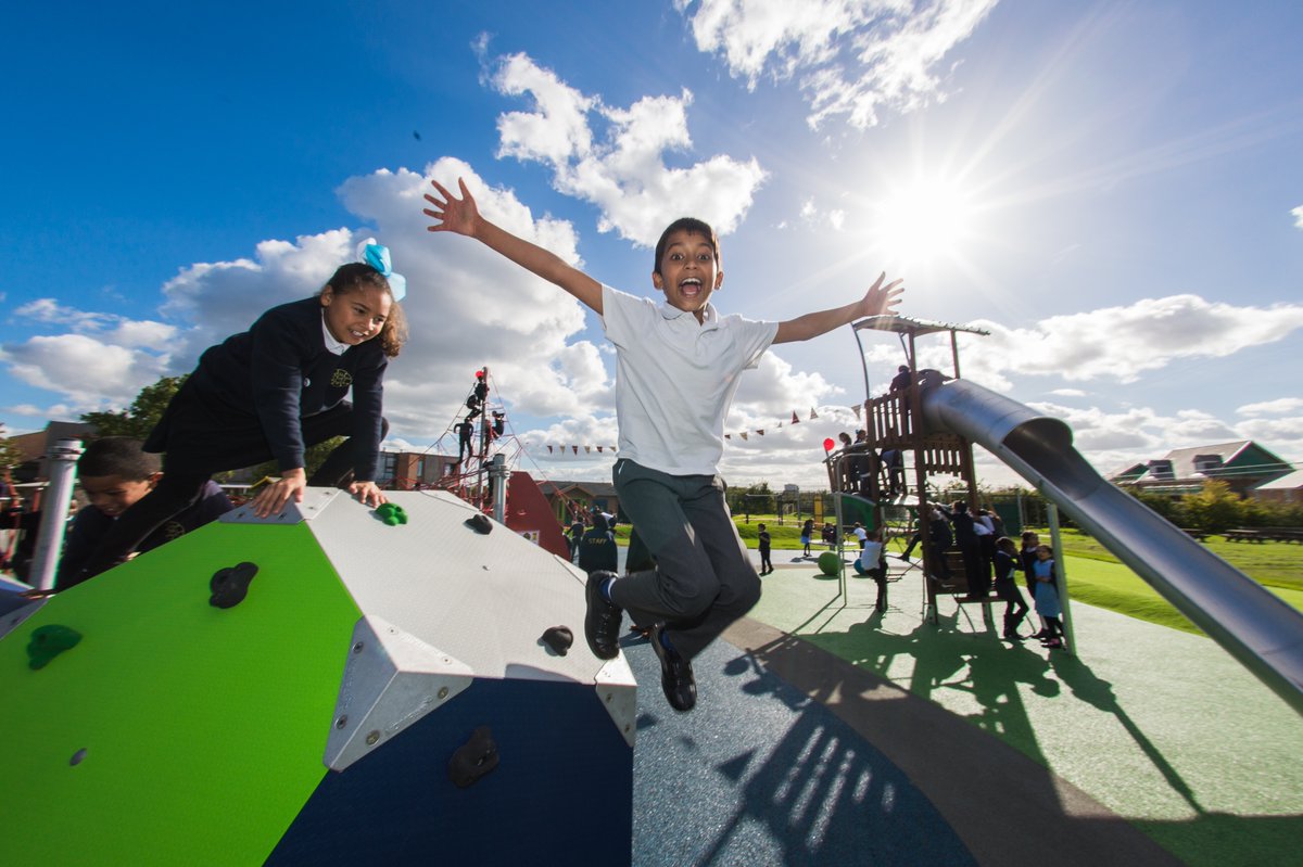 apiplay's tweet photo. New study shows that adventurous #play benefits #children's #mentalhealth, decreasing anxiety and depression. Away from the home setting, #playgrounds are the most popular location for #outdoorplay: https://t.co/FFPBa6t6DD @DrHelenDodd #PlayMustStay #EqualPlay https://t.co/U66fydc9xB