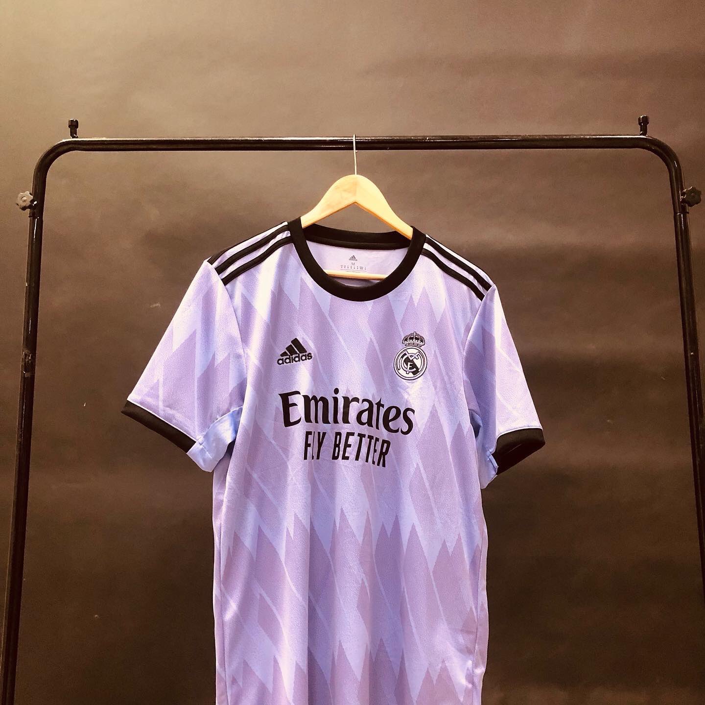 TheKitman.co.uk on Twitter: "#Kitnews from #LaLiga as images have appeared  online of what's thought to be the 2022-23 #RealMadrid away shirt made by  #Adidas. ⚽️👕 Most likely a fake based on the