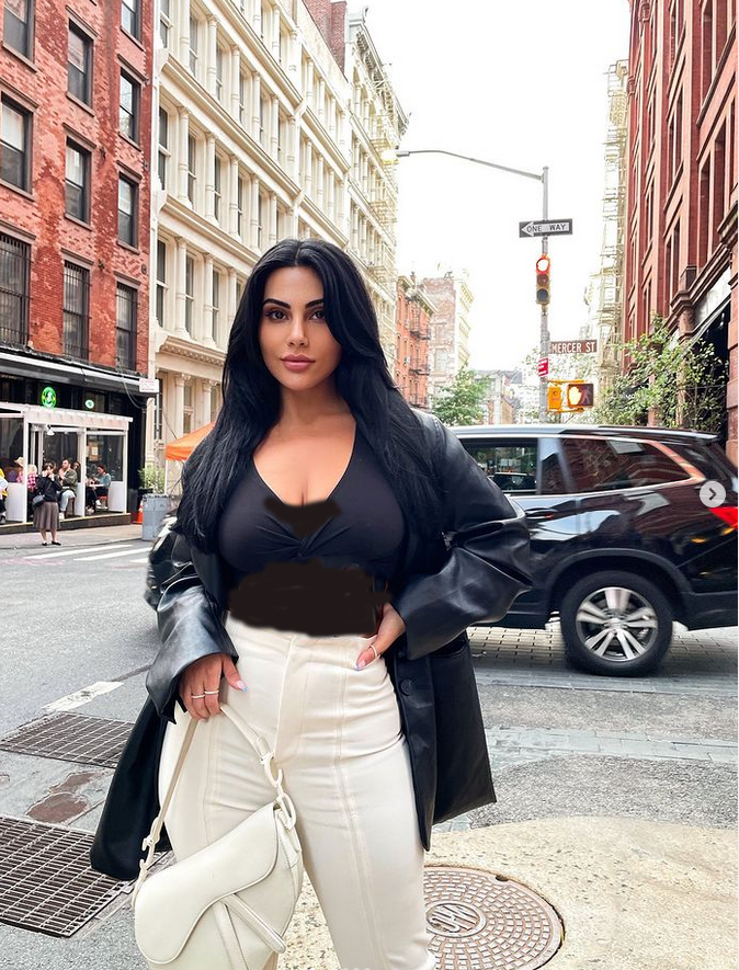 منى الطرابلسي👑 tweet media