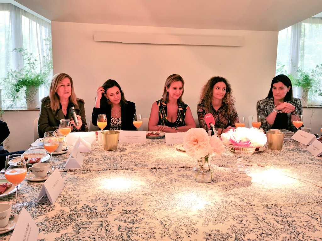 CsCantabria's tweet photo. 📸 Nuestro portavoz @Felisuco_ asiste esta mañana al desayuno empresarial 'Retos de superación' que @autonomosata y @ADMECantabria han organizado en el Restaurante De Luz de Santander.
#ActualidadCs https://t.co/hLONh4rdFp
