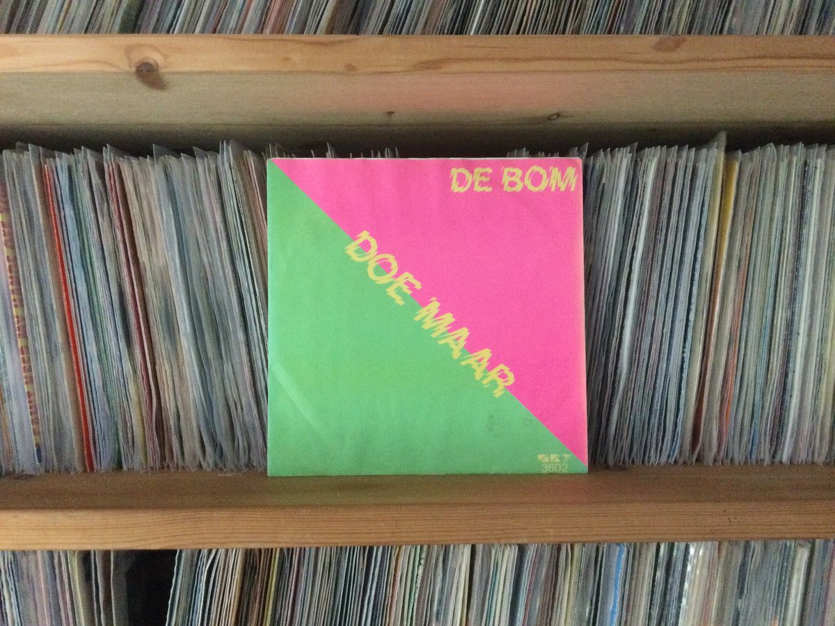 OMWtje's tweet photo. Vandaag wordt zanger, componist, toetsenist, gitarist, auteur, producer en mede-oprichter van Doe Maar, Ernst Jansz, 74 jaar. Ernst schreef ‘De bom’ uit 1982. Het nummer stond 4 weken op nr1 in Nederland. #Slumberlandband #CCCInc #DoeMaar https://t.co/boeaonAGYV
