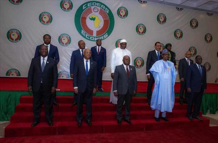 aBamako's tweet photo. Levée des sanctions de la CEDEAO contre le Mali: Un sommet des chefs d’Etat de la CEDEAO prévu début juin.https://t.co/eBFKUa89QF https://t.co/75oGbOyHYt