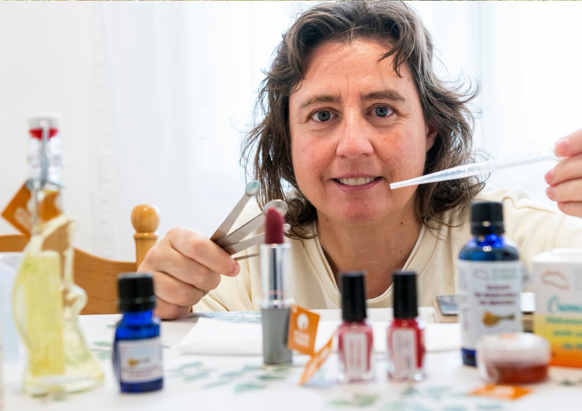 #AgendaMenorca
El #CentreArtesanal de #Menorca (#EsMercadal) organiza el taller de cosmética natural con producto local 'Utiliza la naturaleza para tu beneficio'.
📍Sábado 28/5, 11 horas.
Reserva de plazas 
info@artesaniademenorca.com 📲 971 154 436
#MenorcaCultural