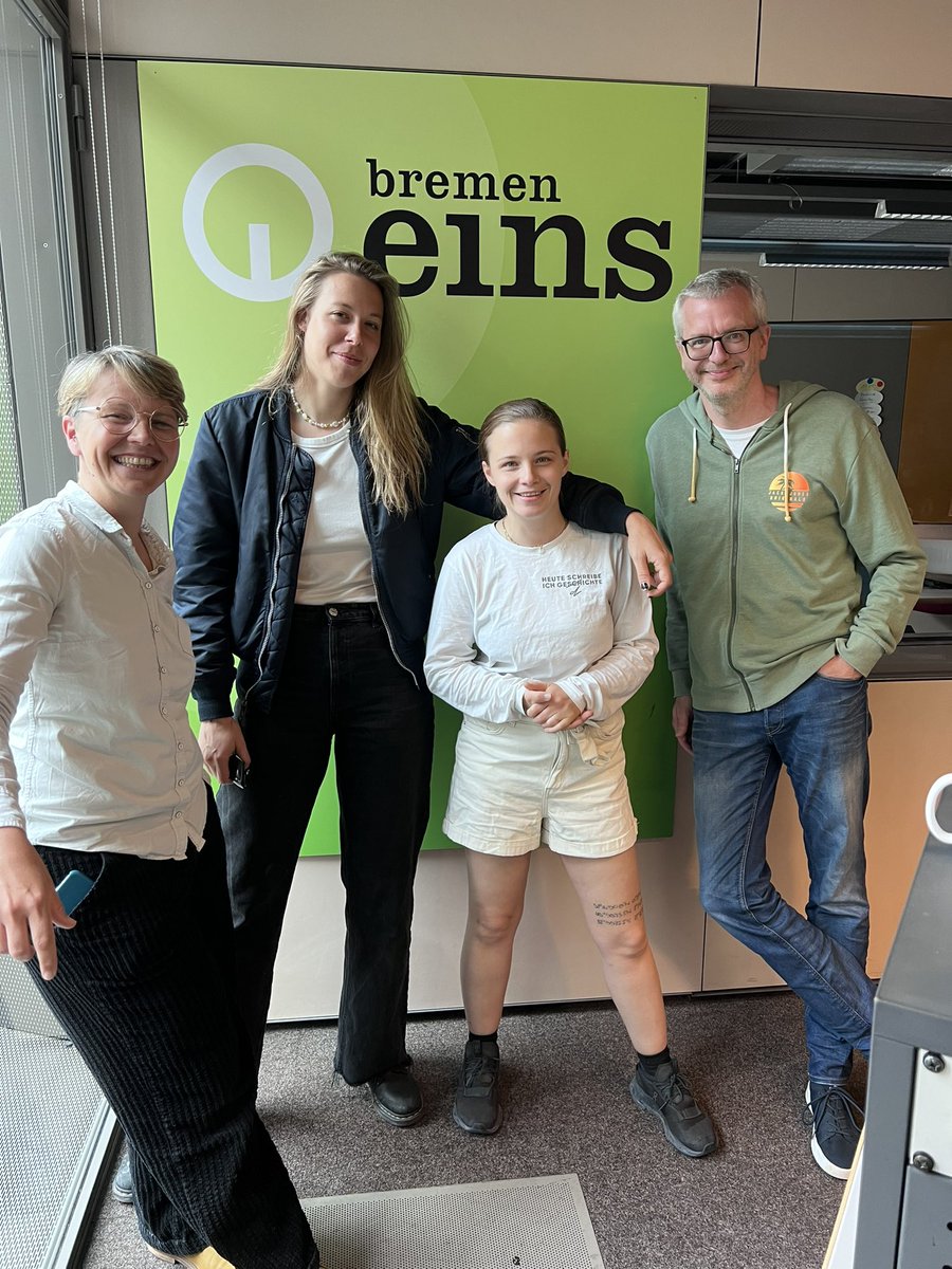 Katharina Zorn und Jasna Fritzi Bauer (@jasnafritzi) waren heute Morgen bei uns und haben über ihre Ausstellung „Heute schreibe ich…“ gesprochen. Ab heute in der Weserburg in Bremen. 👍🏻 #weserburg #heuteschreibeich