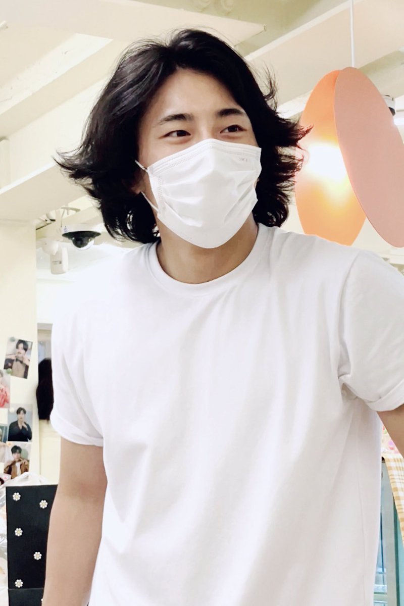 kiiroiviolet110's tweet photo. 입구부터 노랑노랑한게 너무나도 제 취향✨이었는데 안에서 보니 상균이 사랑이 넘쳐나서 더 이뻤던 옐로우벌스데이! 분위기도 너무 좋았고 특전도 너무 이뻤어요!😆💕카페 이벤트 열어주셔서 감사합니다✨

@withsanggyun
#Withsanggyun_Always
#상균이와_함께라면

#JBJ95 #상균 #김상균 #サンギュン https://t.co/C4OIz1URoD