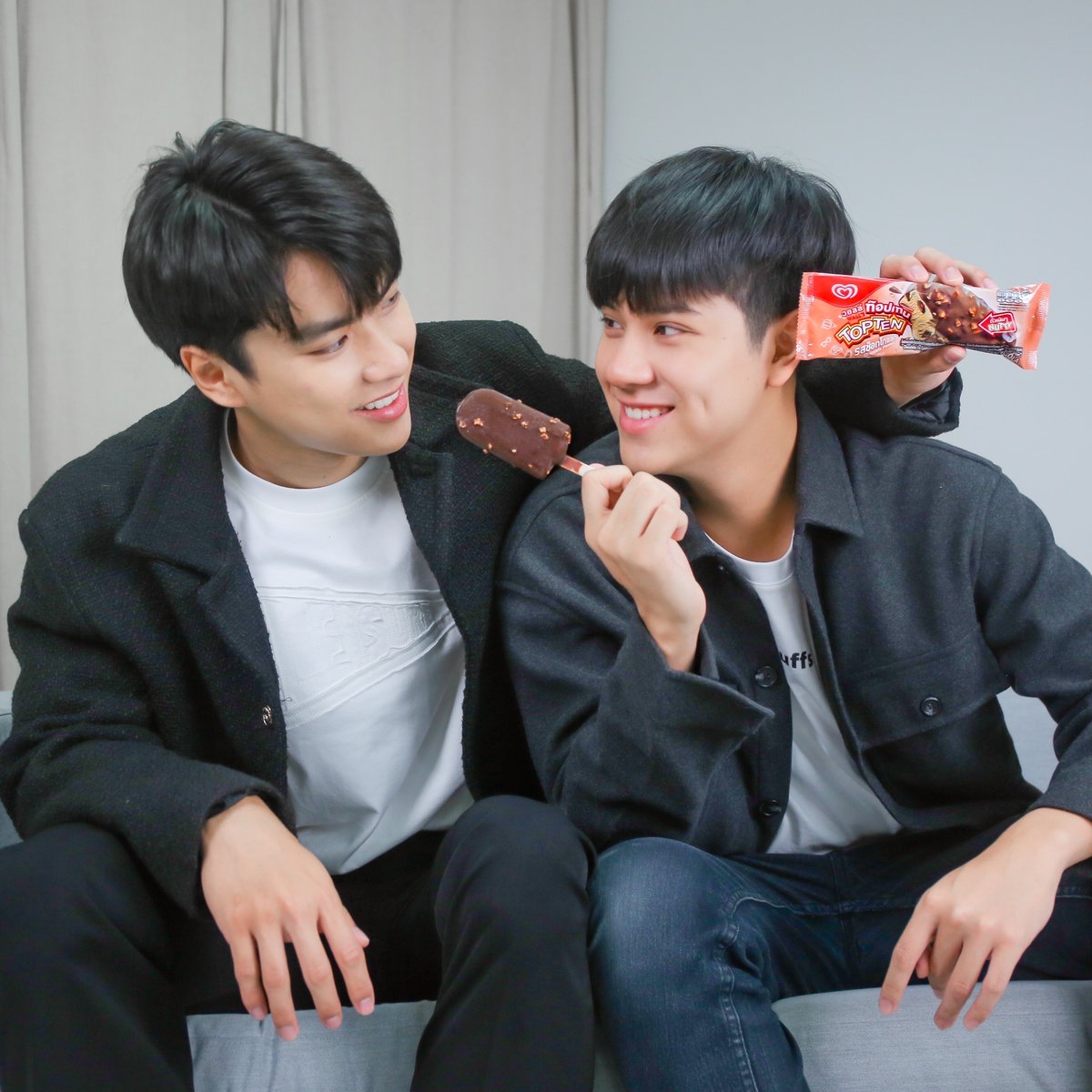 mynameisnanon's tweet photo. มองงี้อยากกินไอติมหรืออยากกินอะไรครับเพื่อน😏
ชอบเข้มๆแบบนี้จะซื้อท๊อปเทนให้กินบ่อยๆ ก็ช็อกเค้าเข้มแถมมีถั่วเต็มคำสุด ใครอยากเห็นภาพเข้มๆแบบนี้อีก แชร์Top Ten moment ช็อก-เข้ม-เต็มคำ ปั่น #TopTenช็อกเข้มๆถั่วเต็มคำ ให้ขึ้นเทรนด์ มีรูปมาปล่อยอีกแน่นอน🤩 #WallsThailand