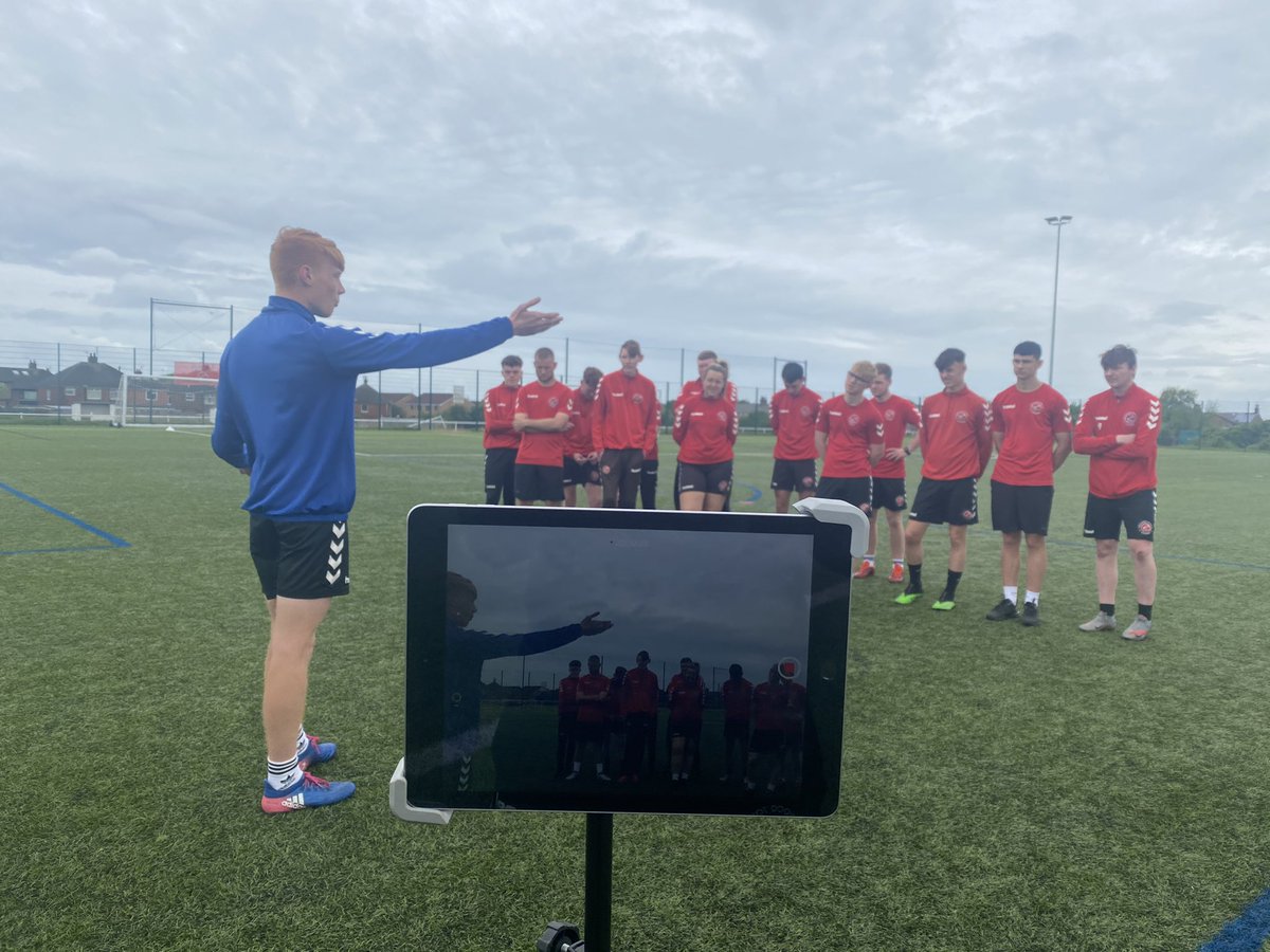 ⚽️| UNIT D1 - APPLIED COACHING SKILLS |⚽️

Our most recent unit has given our second years the chance to develop their coaching abilities as they deliver practical based sessions to their peers 

#OnwardTogether