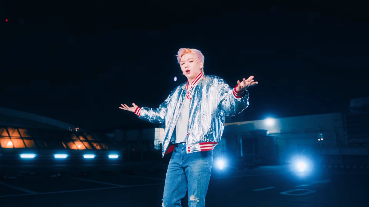 fs_cpc's tweet photo. Upside Down M/V 🌃

#강다니엘 #KANGDANIEL #UpsideDown https://t.co/HXJ0TEWbeb