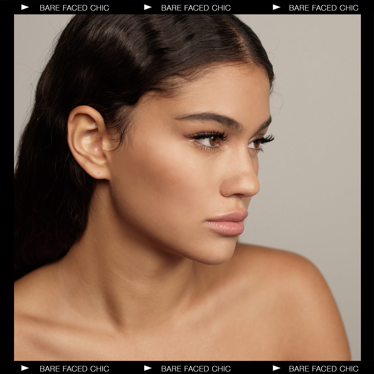 gade_cosmetics's tweet photo. Bare-Faced Chic 🖤
A touch of mascara or a light weight foundation can enhance your natural beauty 😍 From #WAVELASH MASCARA to LONGEVITY SECOND SKIN discover the must-have products of the season on site 🤳 https://t.co/gRt2geRIsj