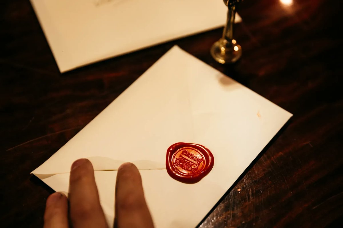 PhantomPeakUK's tweet photo. We got a letter from our Founding Father, Jonas! He has let us know tickets for Phantom Peak are now available!

Head to https://t.co/D1sTEMxrtk to grab yours!

#PhantomPeak #London #Immersivetheatre #western #steampunk https://t.co/8kO6nq6mFP