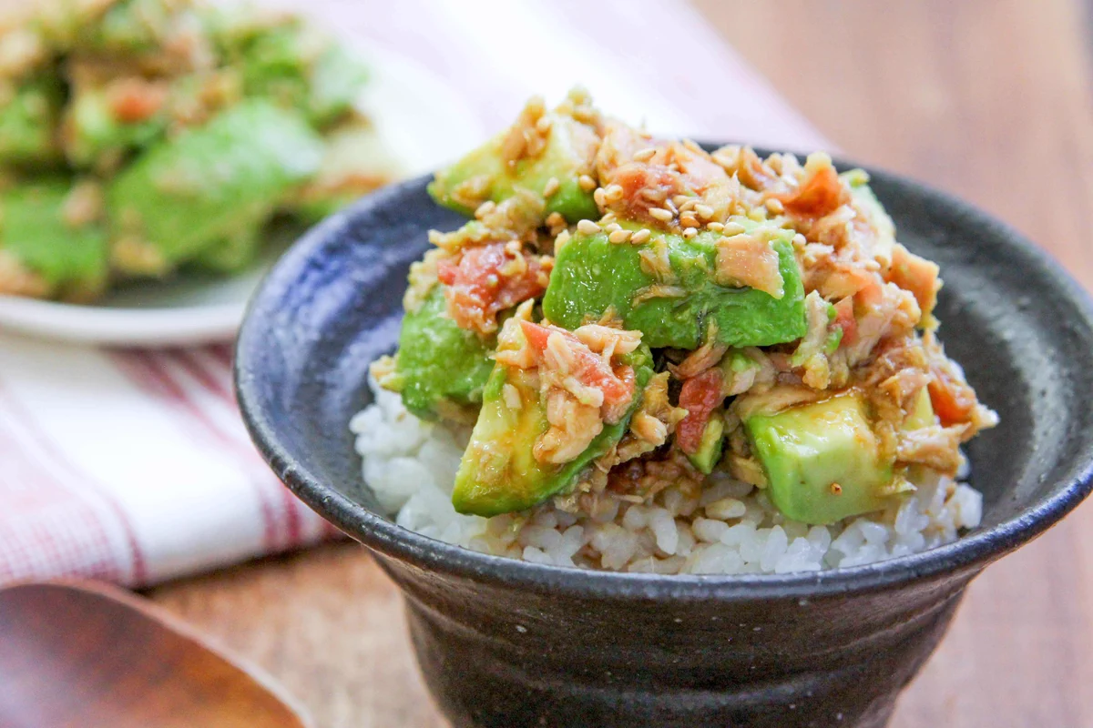 梅干しやツナ缶との組み合わせがとっても美味しそう！夏にぴったりそうな「アボカド」レシピ！