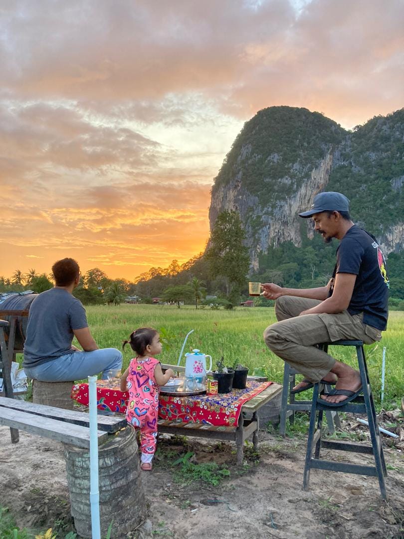 RileklahDotCom's tweet photo. Siapa sangka di negeri terkecil Malaysia iaitu Perlis mempunyai satu lokasi menakjubkan dengan pemandangan luar biasa yang cukup memukau.
Nak tahu di mana lokasi yg dimaksudkan ini, baca sini: https://t.co/y1xir08smh
#rileklah #perthlis https://t.co/spN52pGxAI