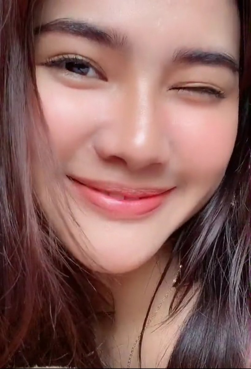 bangshie_'s tweet photo. Normalize maulol kay @maxinetrinidad_ https://t.co/KFpYWCVRuM