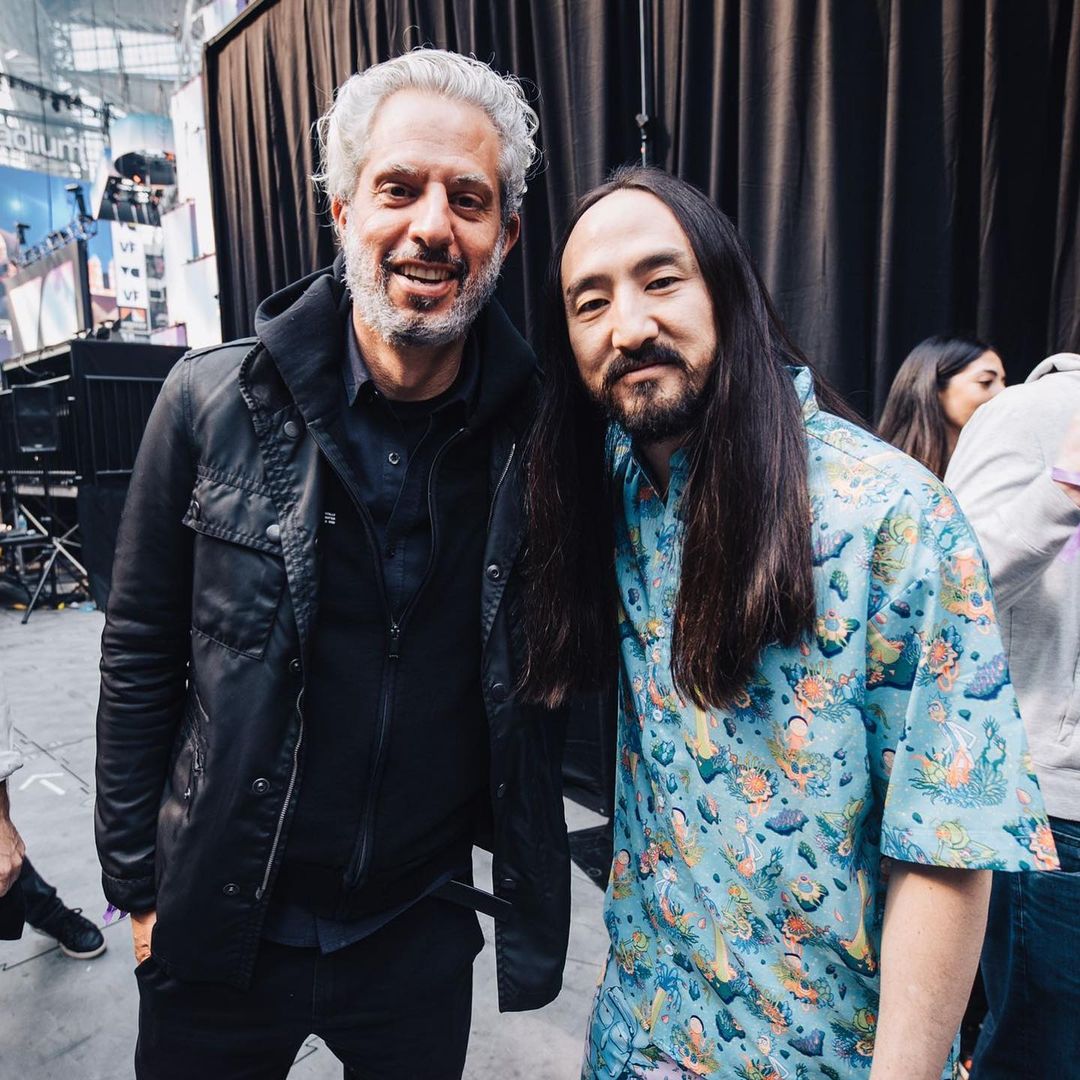 steveaoki's tweet photo. It’s Gary’s world and we’re living in it https://t.co/MyuPVAXYzR