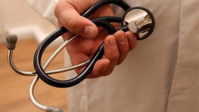 20m's tweet photo. Jorge P., el médico detenido por abusar de las tres mossos: ejerció casi dos años pese a haber sido denunciado... y no se descartan más casos https://t.co/fwcUBGc5EI https://t.co/6hXi7MoBwY