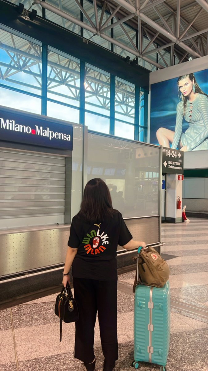 nurissaanindya's tweet photo. See you again Milano ❤️ that was hella FUN! 🥰 #ForzaMilan #WinlikeMilan https://t.co/TOFF4VvKa7