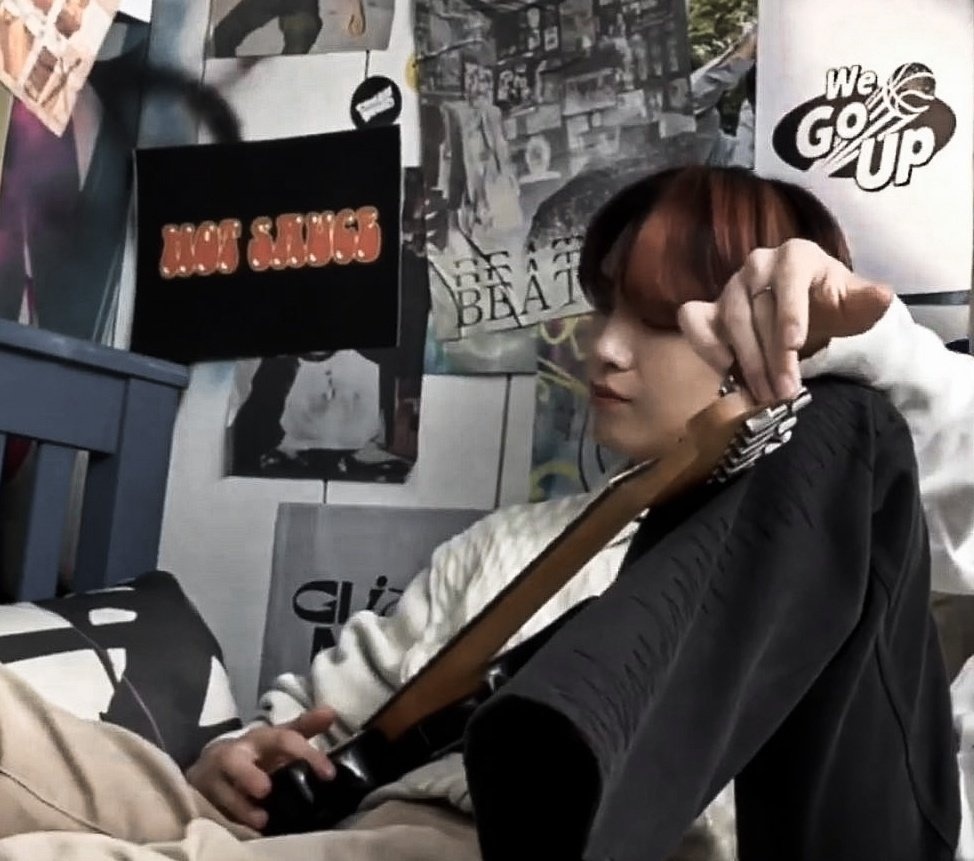 🎸🖤 #haechan