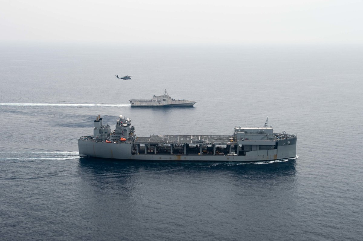 US7thFleet's tweet photo. @EXSTRGRU7 participated in integrated mine-countermeasure training exercise #NobleVanguard  May 12 to 21.

#USSMiguelKeith, #USSChief, #USSCharleston  #US7thFleet @USNavy 

Read the full story here:
https://t.co/ktSFJREX3u https://t.co/T6OfdrNmUS