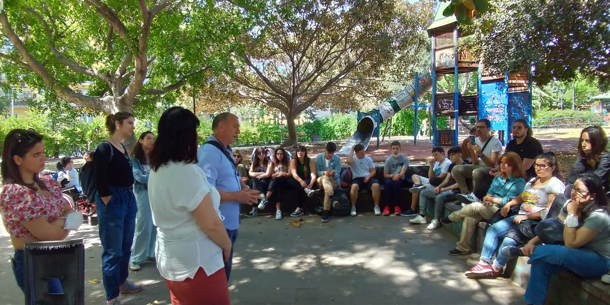 AddiopizzoCt's tweet photo. #ioricordocapaci 
La mafia teme più la scuola della giustizia (A. Caponetto)
È con questo spirito che ieri #23maggio abbiamo voluto ricordare la #stragedicapaci insieme agli studenti del Liceo Artistico Concetto Marchesi di Mascalucia e del Liceo Artistico Emilio Greco di Catania https://t.co/wiF67Gh6Pd