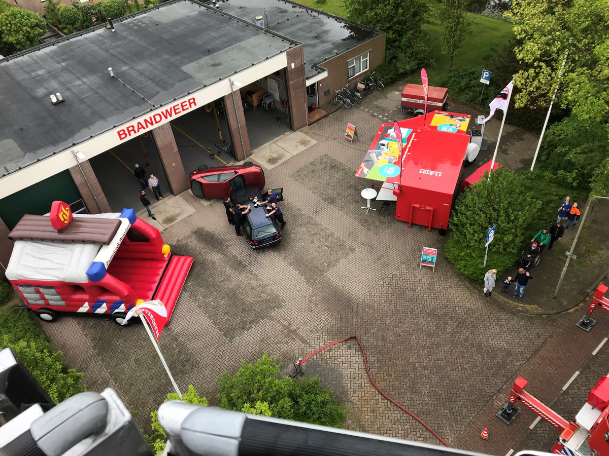 VrZW's tweet photo. Donderdag, 26 mei, houdt Brandweer Beemster een open dag. We nodigen iedereen uit om een kijkje te nemen. Ervaar wat je moet doen als er brand uitbreekt met onze Brandweer VR Experience. Of misschien ben je wel geïnteresseerd om brandweervrijwilliger te worden? Kom langs! https://t.co/34UWT9bYH9